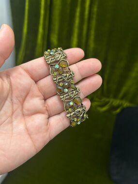 Vintage Earthy Women’s Stretch Bracelet in Olive Green and Gold w rhinestones